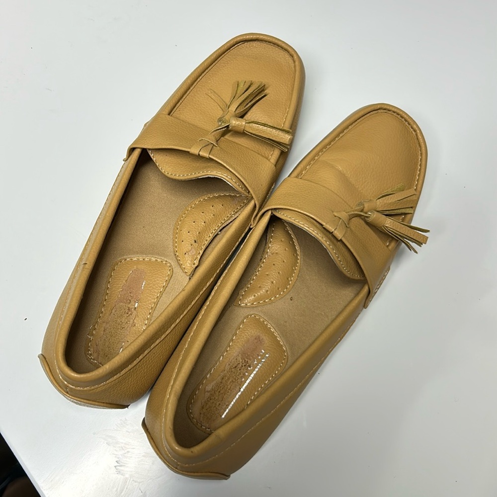 EUC salon studio loafers tan/brown size 7.5M